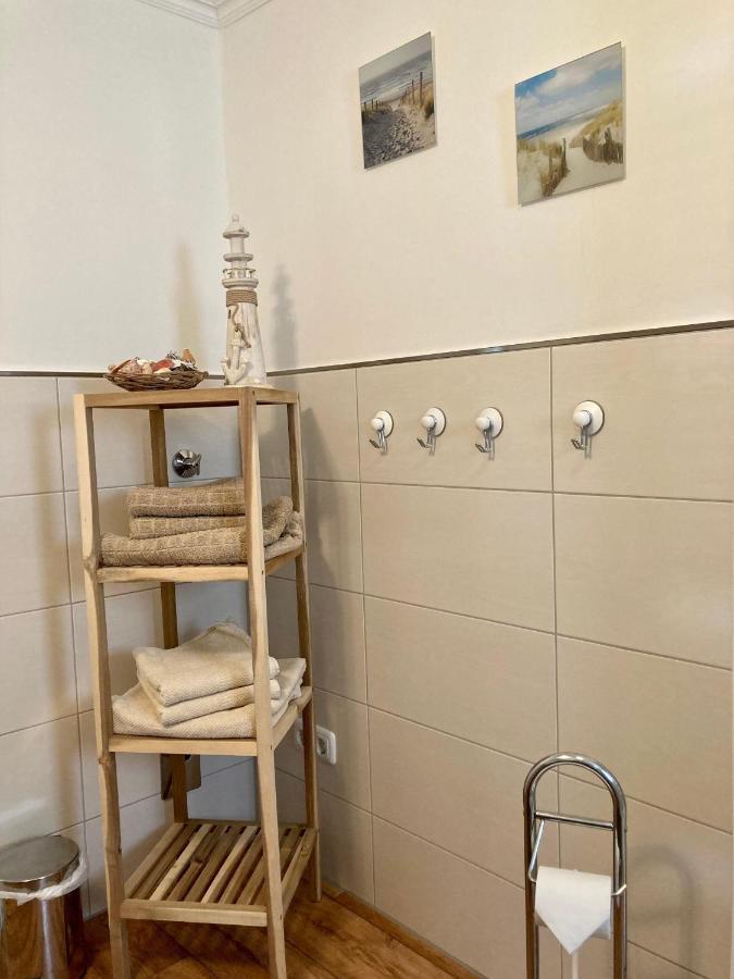 Ferienhaus-Spatzenvilla ลูเบค ภายนอก รูปภาพ